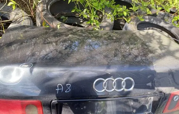 Audi A8 S8 D2 4D Tailgate/trunk/boot lid