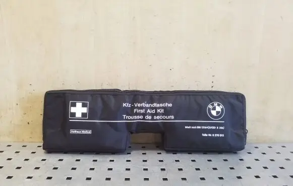 BMW 5 F10 F11 First aid kit 8270015