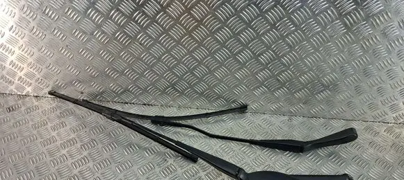Mercedes-Benz GLC C253 Front wiper blade arm 