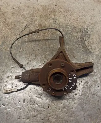 Citroen C4 I Front wheel hub