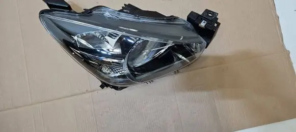 Mazda 2 Headlight/headlamp DB5J-51030