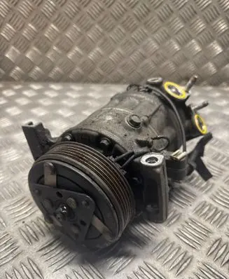 Volvo XC70 Air conditioning (A/C) compressor (pump) 36050841