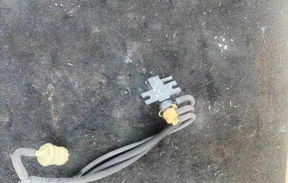 Mercedes-Benz C W204 Turbo solenoid valve A0091533128