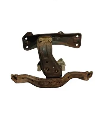 Subaru Forester SF Gearbox mounting bracket