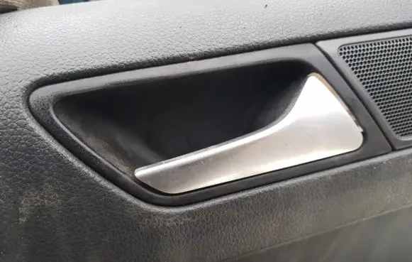 Volkswagen Jetta VI Rear door interior handle 5c6839198a