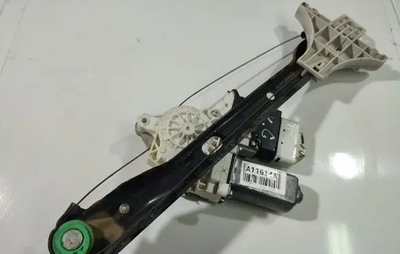 Volkswagen PASSAT B6 Sliding door window regulator with motor 