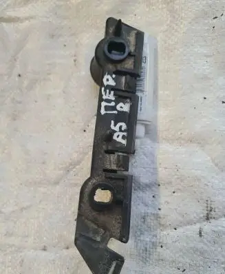 Audi A5 8T 8F Front bumper mounting bracket 8T0807284A 15443
