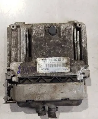 Volkswagen Golf VI Engine control unit/module 03c906016ah 0261s05805