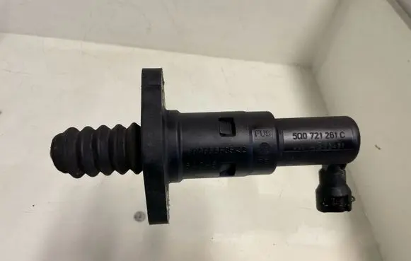 Clutch slave cylinder