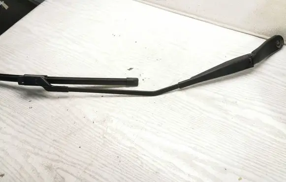 Volvo V60 Front wiper blade arm 30753505