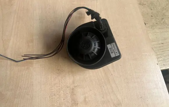 BMW 3 E46 Alarm system siren 838315214