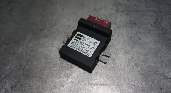 BMW 1 F20 F21 Fuel pump relay 7358144 16147358144