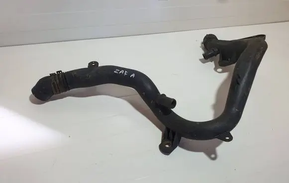 Engine coolant pipe/hose