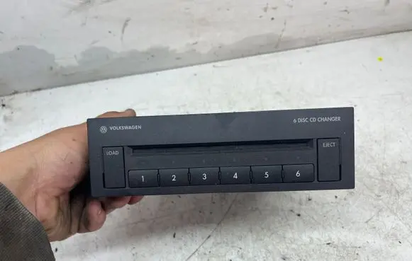 Volkswagen PASSAT B6 CD/DVD changer 3C0035110