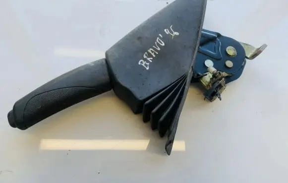 Handbrake/parking brake lever assembly
