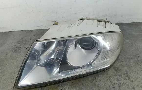 Skoda Octavia Mk2 (1Z) Headlight/headlamp 