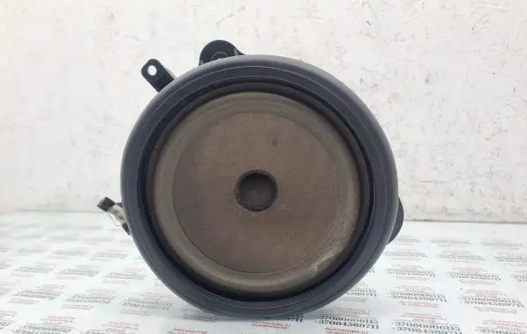 Audi A3 S3 8P Front door speaker 8P0035411