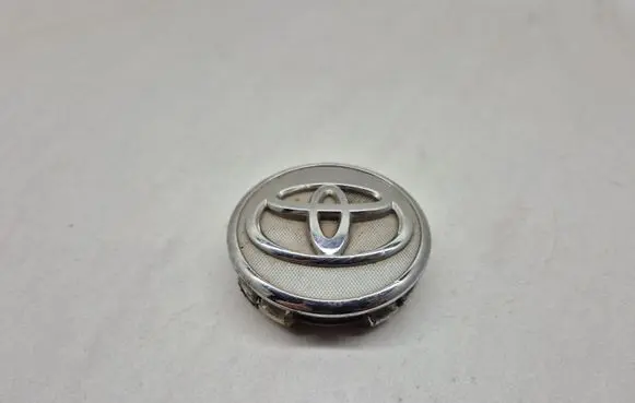 Toyota Prius (XW30) Original wheel cap R2886