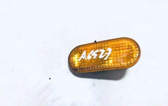Volkswagen Golf IV Front fender indicator light 3b0949117b