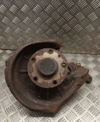 Volkswagen Touran I Rear wheel hub