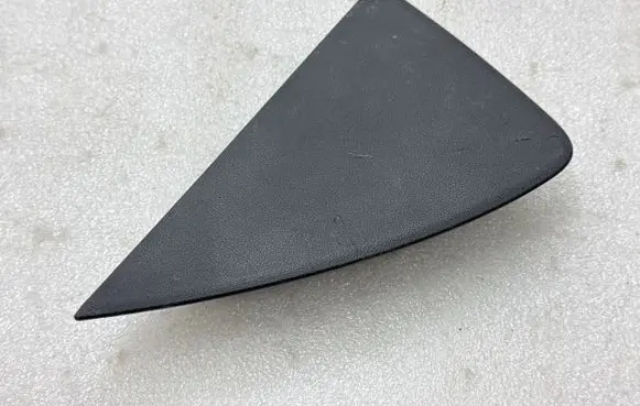 Tesla Model Y Dashboard side end trim 168437800A DDQ21285100718