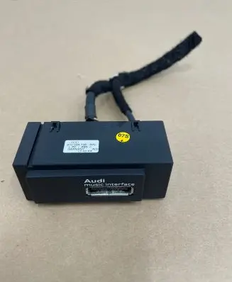 Audi A3 S3 8V USB socket connector 8V0035736