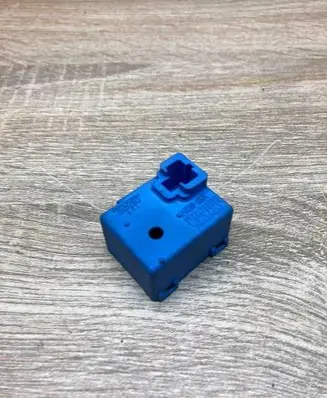 Toyota Avensis T270 Other relay 8665250010 0689004430