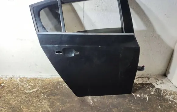 Chevrolet Cruze Rear door