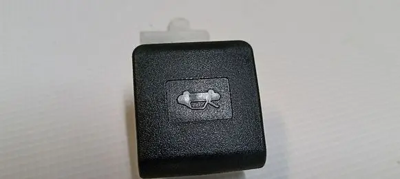 Toyota Auris E180 Engine bonnet (hood) release handle