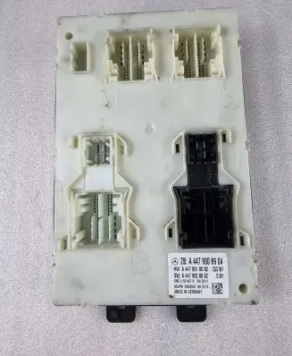 Mercedes-Benz Vito Viano W447 Fuse module A4479008904