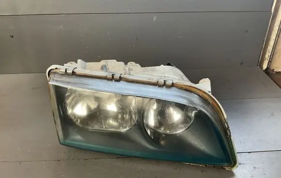 Volvo S40, V40 Headlight/headlamp