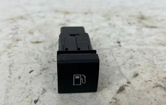 Toyota Mirai II Fuel tank opening switch 
