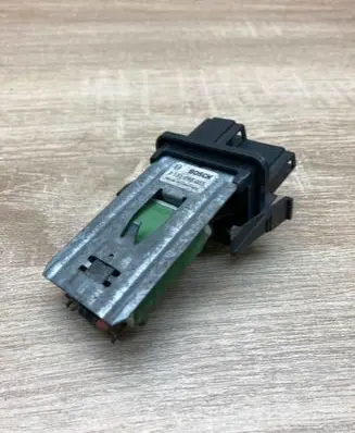 Volkswagen Golf III Heater blower motor/fan resistor 1H0959263 3131090055