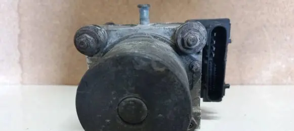 Nissan Primera ABS Pump 265800308
