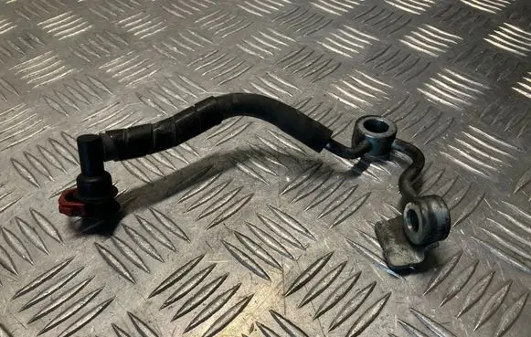 Toyota Avensis T270 Fuel line pipe