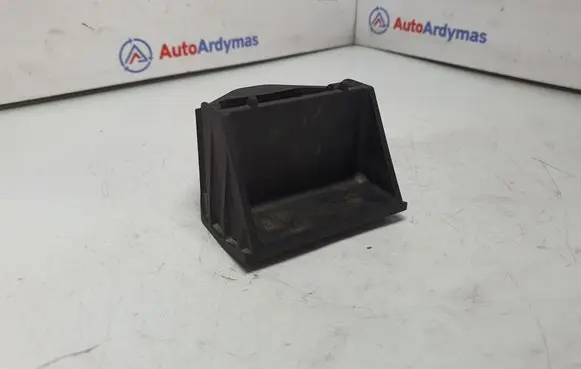 Radiator mount bracket