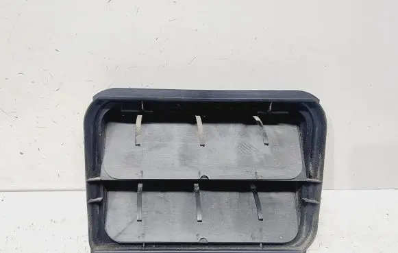 Citroen DS7 Crossback Quarter panel pressure vent 9675506980