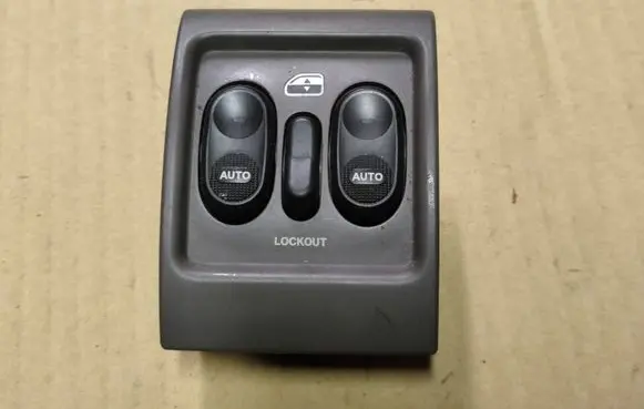Chrysler PT Cruiser Electric window control switch 0TP431L8AD