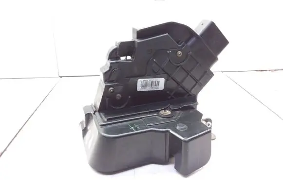 Ford Focus C-MAX Front door lock 3M5AR21812AH