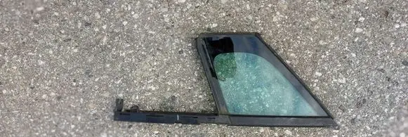Peugeot 5008 Front door vent window glass four-door 43R000017 PEUGEOT-5008 2009-2016