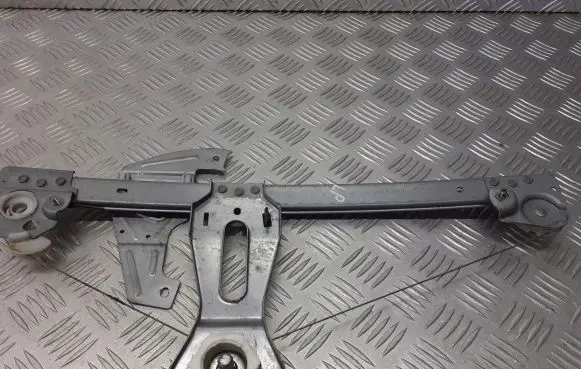 Toyota Aygo AB10 Front door window regulator with motor