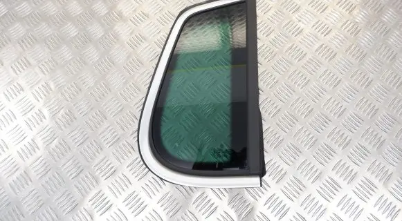 Volkswagen Tiguan Rear side window 5N0845042S