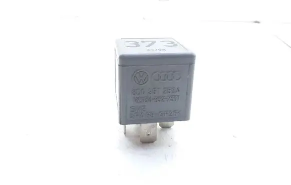 Audi A6 S6 C5 4B Hazard warning light relay V23134B52X301 8D0951253A
