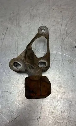 Audi A4 S4 B8 8K Engine mount bracket 8k0199339d