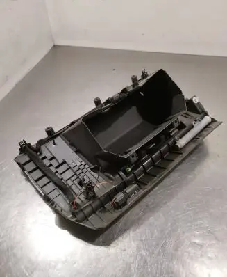 Volvo V50 Glove box 8626141 3865