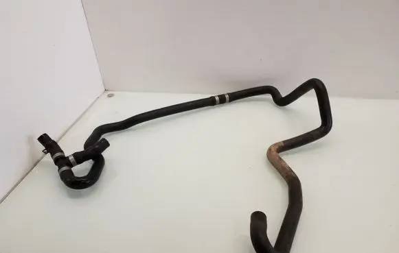 Engine coolant pipe/hose