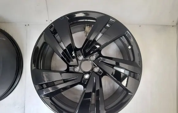 Volkswagen Touareg III R20 alloy rim 760601025S