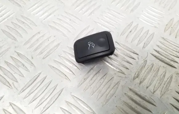 Mercedes-Benz C W204 Tailgate opening switch A2048707051