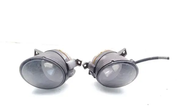 Volkswagen Golf V Front fog light 