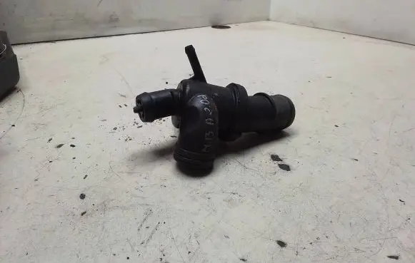 Volkswagen PASSAT B5 Engine coolant pipe/hose A6402000515